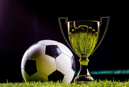 强攻得手 强攻得手