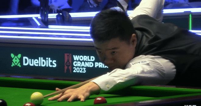 在中场通过 在中场通过